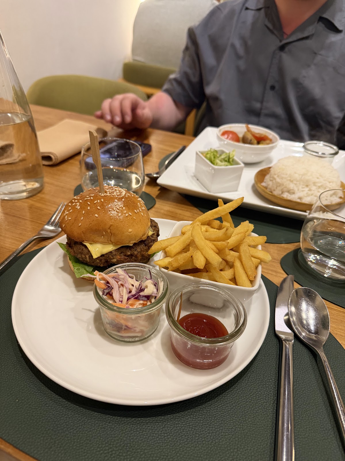 Aanu Restaurant & Bar photo 3