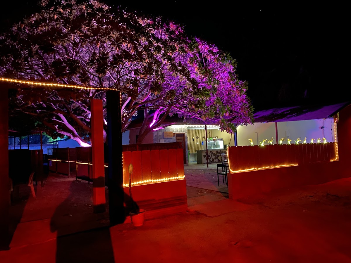 Aaleyo Beach Cafe