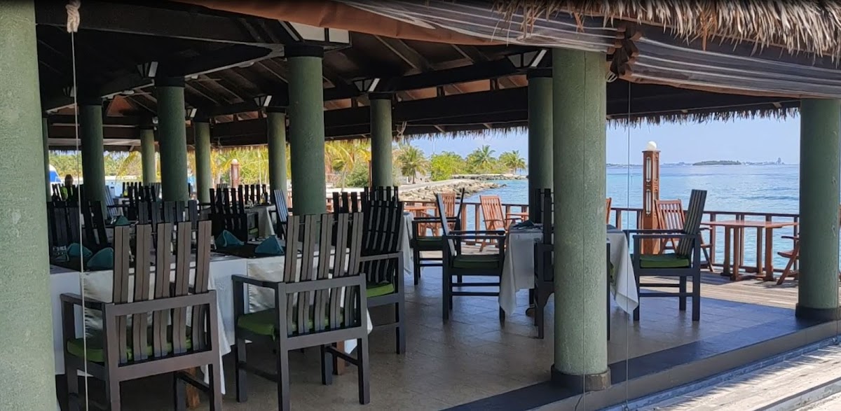 Al Tramonto Bar & Restaurant